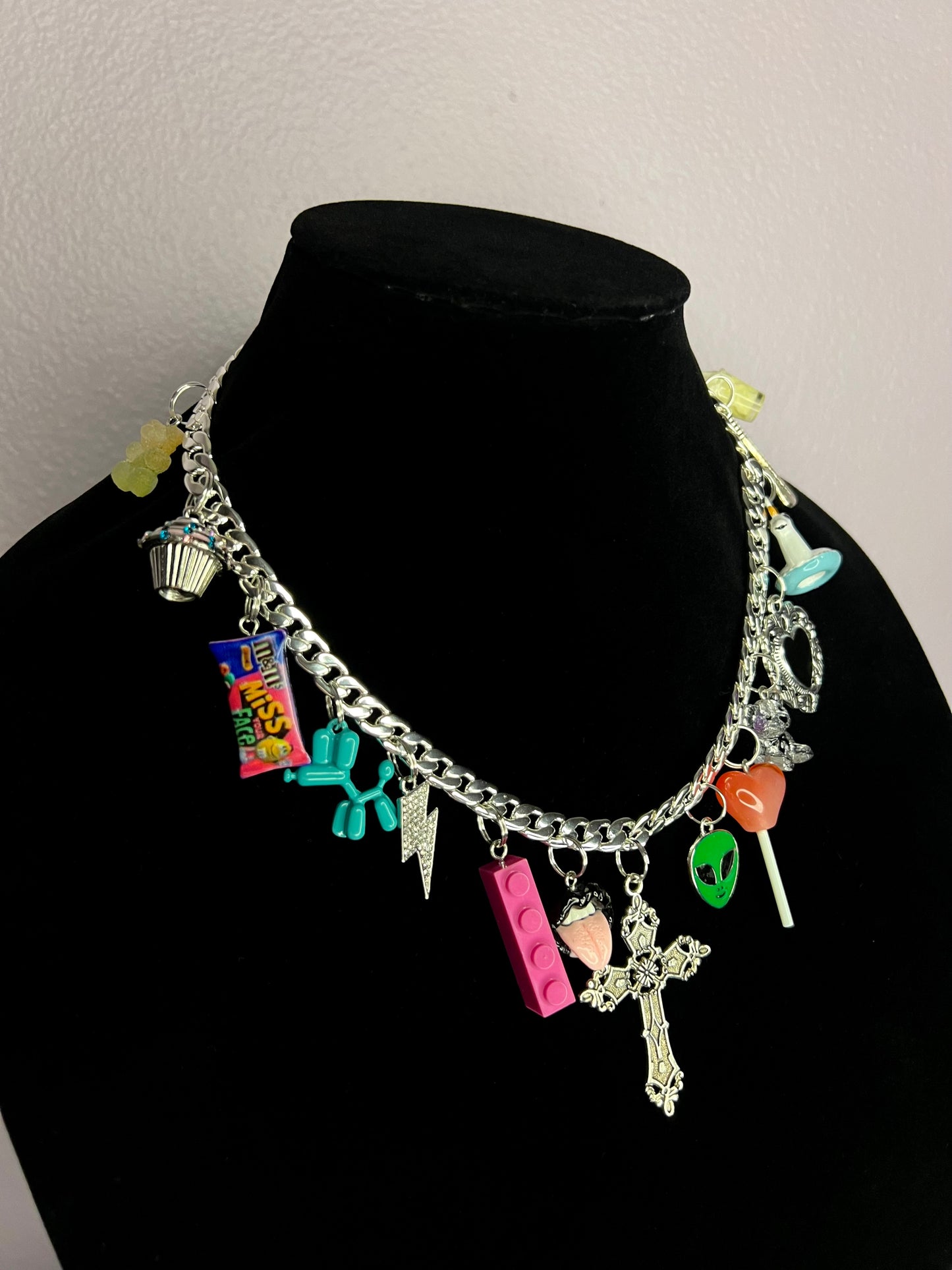 A Pretty Mess 🍭🎀