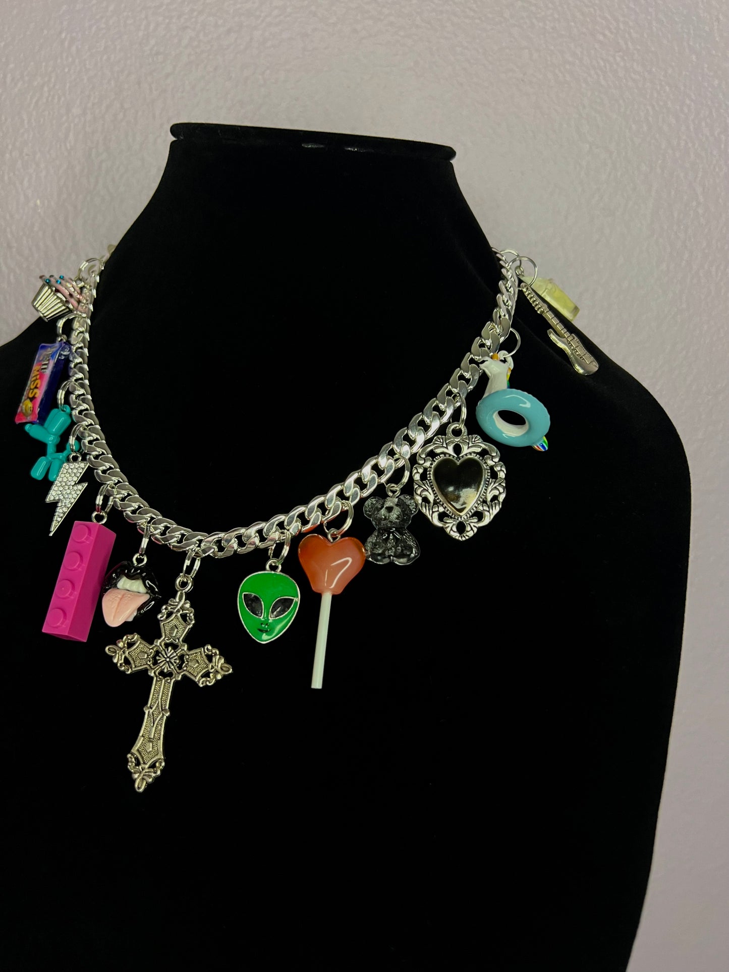 A Pretty Mess 🍭🎀